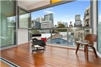 New York on Riley - Split-Level Executive 2BR Darlinghurst Apartment with a New York Feel