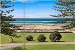 Kirra Vista Apartments Unit 18 - Right on the Beach in Kirra with free Wi-Fi