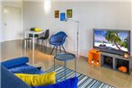 Cool & Groovy 1 Bedroom Pad - Close to everything!