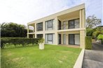 'Bagnall Views' 2/161 Government Rd - Stylish & modern duplex across the road to the waters edge