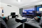 Large Modern 3 Bedroom Apartment With City Views