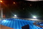 Casa Quinta familiar piscina privada y jacuzzi Girardot