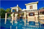 3 bedroom Villa Diyala with private pool and sea views