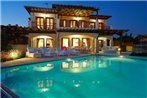 Villa in Kouklia Sleeps 8 with Pool and WiFi