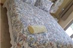 Private Master bedroom Queen bed - Sleeps 2