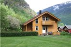 Flam Holiday House