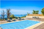 Lourdata Villa Sleeps 5 with Pool Air Con and WiFi