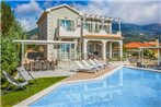 Karavadhos Villa Sleeps 6 with Pool Air Con and WiFi