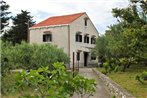 Holiday house with a parking space Sveti Jakov