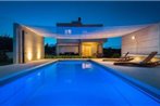 ctdg273/4- Villa with private pool