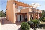 Apartments and rooms with parking space Novalja
