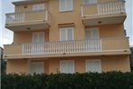 Apartments by the sea Novalja