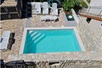 Family friendly house with a swimming pool Selce