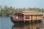 HB Kariyas House Boat