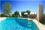 Trullo Cielo Cielo with pool