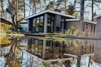 Cozy chalet with jetty at De Veluwe nature reserve