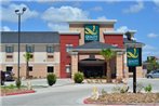 Quality Inn & Suites Kenedy - Karnes City