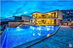 Kalkan Villa Sleeps 8 Pool Air Con WiFi
