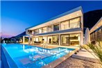 Luxury Villa for 8 with 20m large Infinity Pool