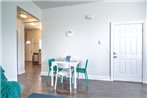 Hosteeva Capitol Hill 2BR Apt - 7 Walking Distance to Dining