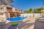 Playa de Muro Holiday Home Sleeps 8 with Pool Air Con and WiFi