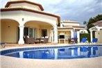 Moraira Villa Sleeps 6 with Pool Air Con and WiFi