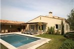 Tasteful villa in Eygalieres with Private Pool