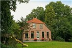 Lovely Farmhouse with Jacuzzi in Hardenberg