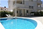 Private pool and Mediterranean garden apt Mia