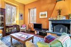Colourful Holiday Home in Castelletto Ticino with Jacuzzi