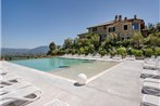 Lovely Apartment in Passaggio di Bettona with Pool