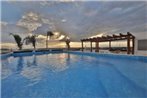 MINT Spectacular Beach view Penthouse Sky roof Pool Mins from Beach 501