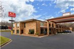 Econo Lodge Inn & Suites