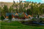 Custom Bitterroot Valley Cabin with Hot Tub and Views!