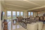 Your beach life is waiting! Stylish Bayview condo in beautiful beachfront resort