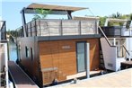 Floating house BRAVIA